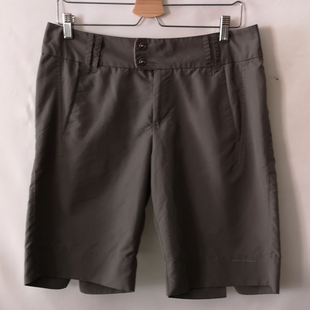 Women's Columbia Golf Sport Casual Shorts w Omni Shade, Gray, Size 10 Like-new